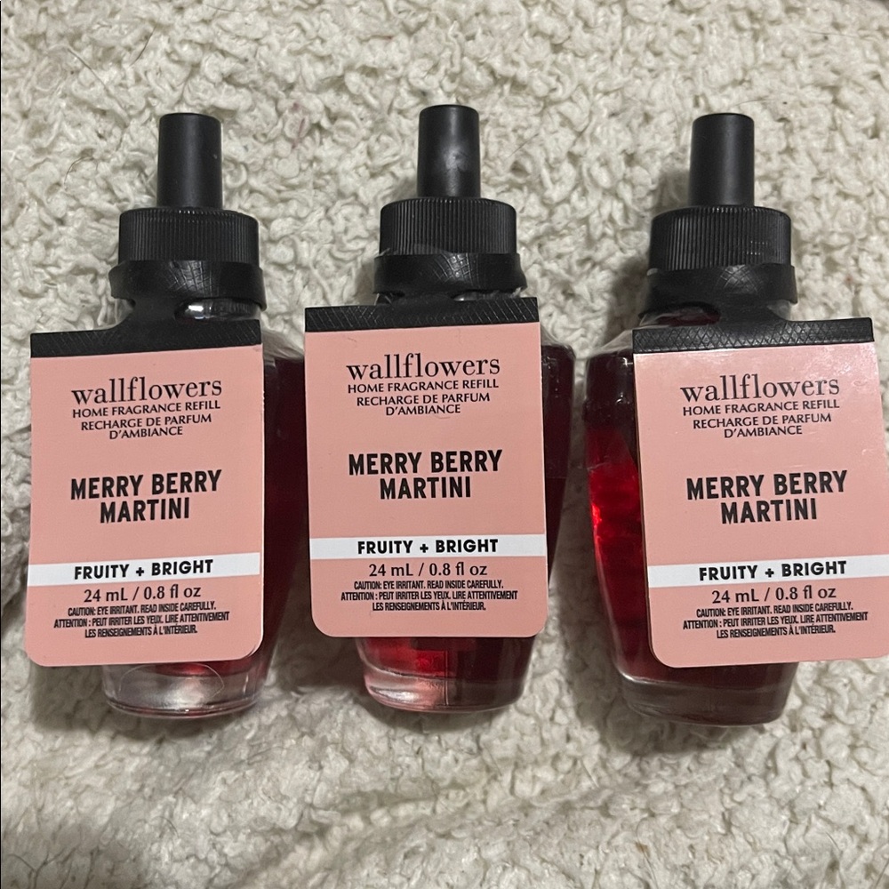 White Barn/ Bath & Body Works- Merry Berry Martini Refills. NWT